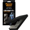 Czarne opakowanie z napisem "PanzerGlass" zawiera informacje o produkcie: "Ultra-Wide Fit Screen Protection for: Apple iPhone 17 Air" oraz "2-Way Privacy Screen Protector FastFit In-A-Box". Na opakowaniu widoczna jest grafika przedstawiająca telefon z nał