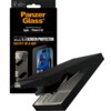 Czarne opakowanie produktu z napisem "PanzerGlass" oraz "Ultra-Wide Fit Screen Protection for Apple iPhone 17 Air" zawiera grafikę przedstawiającą telefon z nałożonym szkłem ochronnym. Na opakowaniu widnieje również tekst "CLEAR SCREEN PROTECTOR FASTFIT I