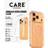Przezroczyste etui na telefon z widocznym okrągłym wzorem MagSafe, obok opakowanie z napisem "CARE by PanzerGlass Urban Explorer Case For Apple iPhone 17 Pro". Na opakowaniu znajdują się informacje: "1 YEAR ANTI-YELLOWING GUARANTEE", "MagSafe compatible",