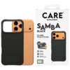 Czarne etui na telefon z dużym wycięciem na aparat jest umieszczone obok opakowania z napisem "CARE by PanzerGlass SAMBA BLACK For Apple iPhone 17 Pro Max". Na opakowaniu znajdują się dodatkowe informacje: "TRACTION GRIP + CORNER PROTECTION", "MagSafe com