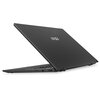 Czarny laptop z widocznym logo "MSI" na pokrywie, częściowo otwarty, ukazujący klawiaturę i porty boczne. Laptop ma smukłą konstrukcję i nowoczesny design.