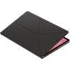 Czarne etui na tablet z widocznymi liniami podziału na okładce, częściowo otwarte, ukazujące fragment urządzenia z ekranem. Na ekranie widoczny jest czerwony gradient.