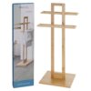 Bambusowy wieszak łazienkowy z dwoma ramionami stoi obok opakowania, na którym widnieje napis "Bathroom Solutions" oraz "37x25x85cm". Na dole opakowania znajduje się napis "BATHROOM RACK".