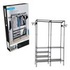 Czarna garderoba na ubrania z metalowym stelażem i kilkoma półkami, obok której znajduje się opakowanie z napisem "Storage Solutions" oraz zdjęciem złożonego produktu. Na opakowaniu widnieje tekst w kilku językach: "Clothes rack", "Kledingrek", "Fahrbarer