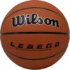 Brązowa piłka koszykowa z widocznym logo "Wilson" oraz napisem "LEGEND PERFORMANCE COMPOSITE". Powierzchnia piłki ma teksturę z małymi wypustkami.