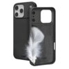 Czarne etui na telefon z trzema otworami na aparaty, obok którego znajduje się pióro. Na etui widoczne jest logo "sbs" oraz napis "INSTINCT CASE".