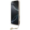 Różowe etui na telefon z kolekcji 4G Charms Collection MagSafe, przeznaczone dla Apple iPhone 17 Pro Max, z widocznym brelokiem w kształcie logo. Etui ma gładką powierzchnię i wycięcia na przyciski oraz aparat.