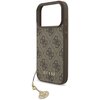 Brązowe etui na telefon z kolekcji GUESS 4G Charms Collection MagSafe, ozdobione wzorem z logo i zawieszką w kształcie charmsa. Na etui widoczny jest napis "GUESS".
