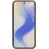 Na zdjęciu widoczny jest smartfon w szarym etui z cienką ramką, z wyświetlaczem pokazującym abstrakcyjny, falisty wzór w odcieniach niebieskiego, fioletowego i beżowego. Na górze ekranu znajduje się mały otwór na kamerę.
