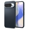 Etui w kolorze metalowego grafitu z wycięciem na aparat i logo producenta na dole. Obok etui widoczny jest telefon z wyświetlaczem pokazującym abstrakcyjny wzór w odcieniach fioletu i beżu.