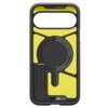 Czarne etui z żółtymi elementami, posiada okrągły otwór na aparat oraz napis "Tough Armor" i "Air Cushion Technology". Na etui widnieje również tekst: "Extreme Protection Tech, Spigen Inc. Irvine California".