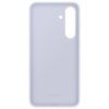 Jasnoniebieskie etui silikonowe z wycięciami na aparat i dodatkowy otwór, z napisem na dole: "Designed by Samsung Made in China".