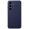 Ciemnoniebieskie etui na telefon z trzema okrągłymi wycięciami na aparaty i jednym na lampę błyskową, z wytłoczonym napisem "SAMSUNG" na dole. Powierzchnia etui ma teksturę przypominającą skórę.