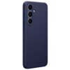 Ciemnoniebieskie etui na telefon z trzema otworami na aparaty i jednym na lampę błyskową, z wytłoczonym napisem "SAMSUNG" na dole. Etui ma gładką teksturę i wycięcia na przyciski boczne.