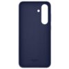 Ciemnoniebieskie etui na telefon z wycięciami na aparat i przyciski, z tekstem "Designed by Samsung Made in China" na dole. Produkt ma gładką powierzchnię i prostokątny kształt.