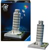 Na zdjęciu znajduje się opakowanie oraz złożony model 3D Krzywej Wieży w Pizie z puzzli, z widocznymi elementami układanki i napisem "3D Puzzle Iconics" oraz "LED". Na podstawie modelu widnieje napis "TORRE PENDENTE DI PISA", a w rogu opakowania znajduje 