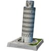 Model 3D przedstawiający Krzywą Wieżę w Pizie, zbudowany z elementów puzzli, umieszczony na podstawce z napisem "TORRE PENDENTE DI PISA". Wieża ma charakterystyczne detale architektoniczne i lekko pochylony kształt.
