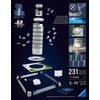 Obraz przedstawia elementy składowe puzzli 3D "Krzywa Wieża w Pizie" marki Ravensburger, złożone z 231 elementów, z technologią Easyclick, przeznaczone dla osób w wieku od 8 do 99 lat. Widoczne są szczegóły konstrukcji, w tym elementy LED, oraz teksty w k