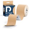 Beżowa taśma kinezjologiczna o wymiarach 5 cm x 5 m jest rozwinięta obok niebieskiego pudełka z napisem "DrTape® KINESIO" oraz "5 CM X 5 M". Na wewnętrznej stronie taśmy widoczny jest nadruk z logo "DrTape".
