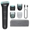 Na zdjęciu znajduje się czarny trymer z napisem "PHILIPS Body Groomer Wet & Dry" oraz różne akcesoria, takie jak nasadki, kabel USB i szara torba z napisem "PHILIPS".