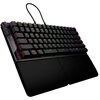 Czarna klawiatura mechaniczna z podświetleniem RGB, posiadająca klawisze z oznaczeniami liter i cyfr oraz logo ROG na obudowie. Klawiatura jest wyposażona w podpórkę na nadgarstki.