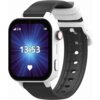 Smartwatch z czarnym paskiem i białą kopertą, na wyświetlaczu widoczna jest godzina 13:53 oraz ikona serca. Tło ekranu ma niebieski, promienisty wzór, a w górnym rogu znajduje się ikona baterii.