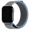 Granatowy pasek nylonowy do zegarka Apple Watch, widoczny w zbliżeniu, z metalowym zapięciem i wykończeniem w jasnym odcieniu. Produkt jest przeznaczony do modeli Apple Watch 4/5/6/7/8/9/10/SE o rozmiarach 40/41/42 mm.