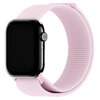 Różowy pasek nylonowy do zegarka Apple Watch, widoczny w całości, zapięty na czarnym zegarku z okrągłym przyciskiem z boku. Pasek ma teksturowaną powierzchnię i jest przeznaczony do modeli Apple Watch 4/5/6/7/8/9/10/SE w rozmiarach 40/41/42 mm.