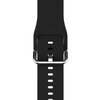Czarny pasek silikonowy do zegarka z metalową klamrą i rzędem prostokątnych otworów na całej długości. Produkt przeznaczony do zegarków Apple Watch o rozmiarach 44/45/46/49 mm.