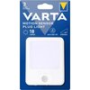 Opakowanie produktu "Latarka VARTA Motion Sensor Plug Light" jest w kolorze niebieskim z białymi napisami, zawiera informacje: "3 YEARS GUARANTEE", "18 LUMENS", "AUTO SHUT OFF 90 SEC", "100% DIMMABLE". Na opakowaniu widoczne jest logo VARTA oraz obrazek l