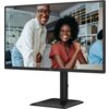 Monitor AOC 27E4CV o przekątnej 27 cali wyświetla obraz o rozdzielczości 1920x1080 pikseli, z częstotliwością odświeżania 120Hz i czasem reakcji 4 ms [GTG]. Na ekranie widoczne są dwie osoby w jasnym pomieszczeniu, a na ramce monitora znajduje się logo "AOC".