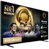 Telewizor HISENSE z dużym ekranem prezentuje grafikę z czterema piłkarzami na tle złotego trofeum, z napisami: "GLOBALNIE NR1 100''+ TV", "RGB-MiniLED", "Hi-View AI Engine X", "6.2.2 CineStage X Surround", oraz logo "Hisense OFICJALNY PARTNER". Po prawej 