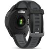 Czarny zegarek sportowy z widocznym napisem "FORERUNNER 165" na spodzie koperty oraz logo "GARMIN" na pasku. Na spodzie zegarka znajdują się również zielone diody oraz numer seryjny "123456789 A12345".