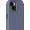 Niebieskie etui na telefon z okrągłym wycięciem na aparat i przyciskiem bocznym. Na środku widoczny jest delikatny okrągły wzór, charakterystyczny dla funkcji MagSafe.