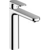 Chromowana bateria umywalkowa o nowoczesnym designie, z prostokątną wylewką i jednouchwytowym mieszaczem. Na górnej części uchwytu widoczne jest logo "Hansgrohe".