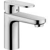 Chromowana bateria umywalkowa o nowoczesnym designie z zaokrąglonymi krawędziami i dźwignią do regulacji wody. Na górnej części baterii widoczne jest logo "hansgrohe" oraz oznaczenia temperatury wody: niebieska i czerwona kropka.