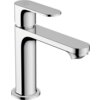 Chromowana bateria umywalkowa o nowoczesnym, cylindrycznym kształcie z płaskim uchwytem. Na górnej części uchwytu widoczne jest logo "Hansgrohe" oraz oznaczenia temperatury wody.