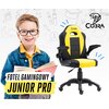 Na zdjęciu znajduje się żółto-czarny fotel gamingowy z napisem "COBRA" na zagłówku oraz logo COBRA obok. Obok fotela widoczny jest napis "FOTEL GAMINGOWY JUNIOR PRO" oraz dziecko trzymające otwartą książkę.