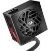 Czarny zasilacz komputerowy z widocznym wentylatorem i logo smoka na kratce, z boku widoczny czerwony panel z napisami: "REDRAGON", "80 Plus Bronze", "650W Guard". Z zasilacza wychodzi wiązka czarnych kabli.