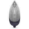 Zdjęcie przedstawia stopę żelazka z licznymi otworami parowymi i wzorem w kształcie strzałek. Na powierzchni widoczne są napisy: "OptimalTEMP", "PHILIPS", "SteamGlide Elite".