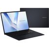 Na zdjęciu widoczny jest laptop z otwartym ekranem, na którym wyświetla się napis "ASUS Vivobook" na tle gradientu w odcieniach niebieskiego i różowego. Obok znajduje się zamknięta pokrywa laptopa z napisem "ASUS Vivobook".