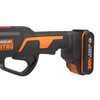 Czarny i pomarańczowy sekator akumulatorowy z widocznym napisem "WORX NITRO" oraz "20V MAX POWER SHARE" na baterii. Produkt ma ergonomiczny uchwyt i nowoczesny design.