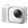 Biała kamera sportowa z dużym obiektywem i widocznym napisem "Insta360 GO Ultra" na boku. Na obudowie znajdują się przyciski oraz małe otwory, prawdopodobnie na mikrofon, a także niebieska dioda.