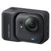 Czarna kamera sportowa z widocznym obiektywem i napisem "Insta360 GO Ultra" na boku obudowy. Kamera posiada przycisk z czerwonym akcentem oraz kilka otworów i wskaźników na przednim panelu.