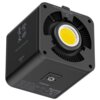 Kwadratowa lampa LED z widocznym żółtym elementem świetlnym, otoczona czarną obudową z napisami: "ONE LIGHT MASTER", "Ulanzi 100", oraz ostrzeżeniem "High temperature warning. Do not touch." Na spodzie znajdują się specyfikacje techniczne, w tym model "ML100BI", oraz oznaczenia "RoHS" i "CE".