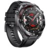 Czarny smartwatch z okrągłą tarczą, na której widoczne są wskazówki, cyfry oraz napisy: "HUAWEI WATCH Ultimate", "2552", "352", "97 BPM", "FRI 18". Pasek zegarka jest wykonany z ciemnego materiału.