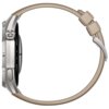Na zdjęciu widoczny jest smartwatch z metalową kopertą i brązowym paskiem, przedstawiony z profilu. Na boku koperty znajdują się przyciski oraz oznaczenia liczbowe 25, 50 i 15.