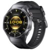 Czarny smartwatch z okrągłym wyświetlaczem, na którym widoczny jest napis "HUAWEI" oraz cyfry "10:08" w kolorze żółtym. Na ekranie znajdują się także informacje o dacie "FRI 19", dystansie "DISTANCE 10.62 km" oraz liczbie spalonych kalorii "468 KCAL".