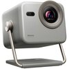 Srebrny projektor z widocznym obiektywem i napisem "4K powered by TI DLP®" oraz "CINEMA ON THE GO". Na obudowie znajduje się logo "Hisense" i napis "be boundless".