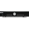 Czarny wzmacniacz z napisem "INTEGRATED AMPLIFIER B1XI" oraz "MUSICAL FIDELITY" na przednim panelu, z centralnie umieszczonym pokrętłem głośności i kilkoma przyciskami funkcyjnymi. Widoczne są także wejścia na słuchawki i inne urządzenia audio.